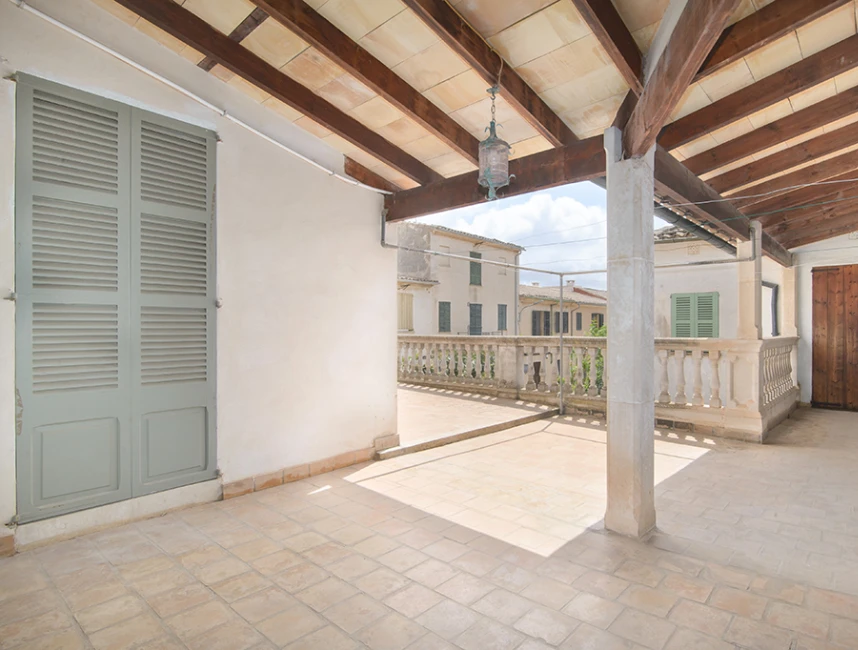 Townhouse close to the market square in Llucmajor-12