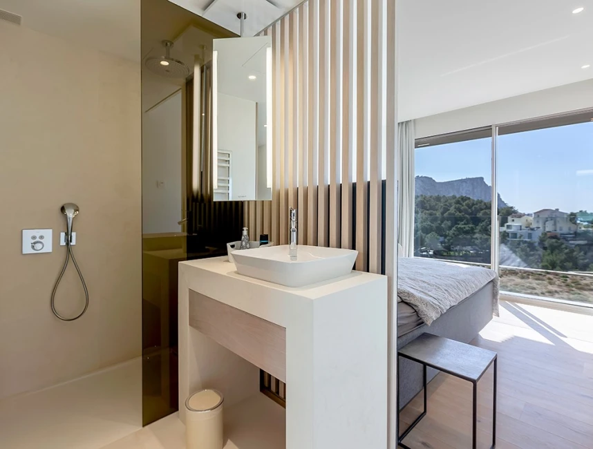 Moderne villa met zeezicht in luxe complex-19