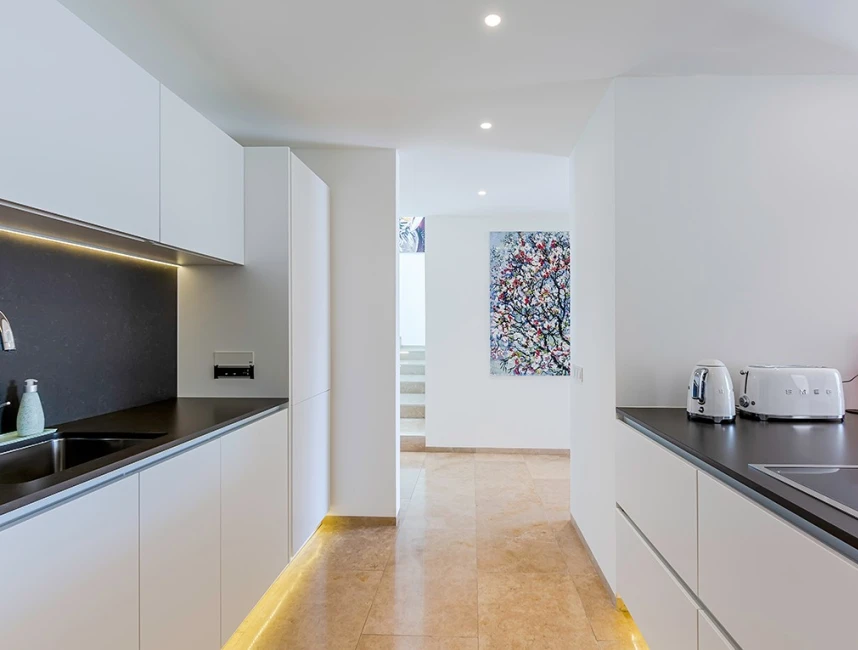 Moderne villa met zeezicht in luxe complex-20
