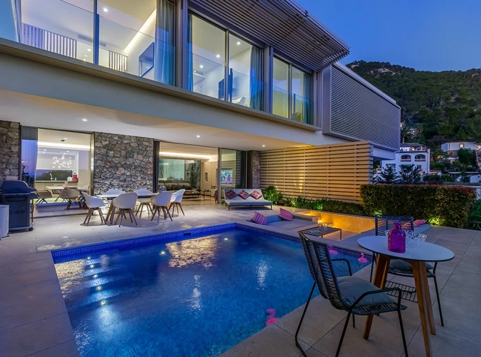 Moderne Villa mit Meerblick in Luxusanlage-16