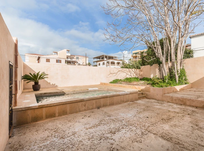 Casa ristrutturata con patio e piscina a Cala Ratjada-3