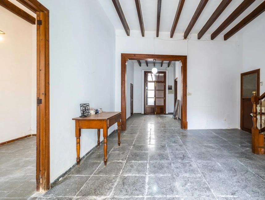 Large townhouse to renovate in Artá-3