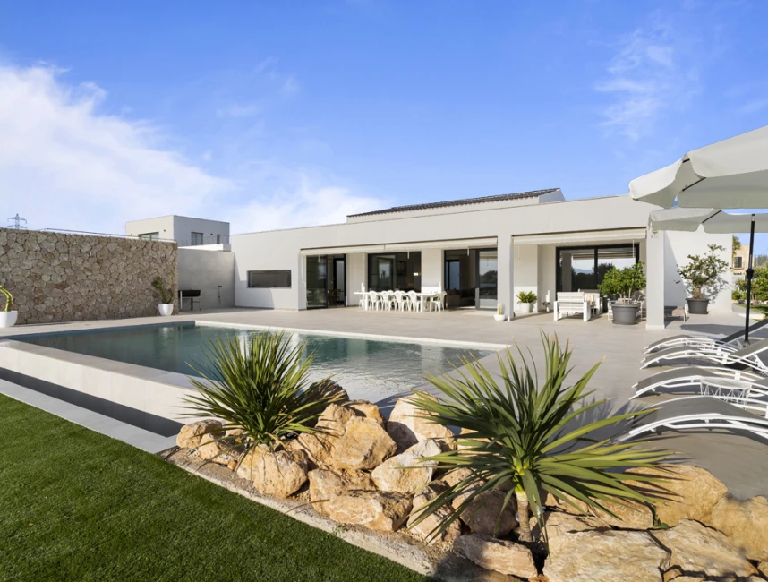 Exclusieve luxe villa op een privélocatie vlakbij Palma-1