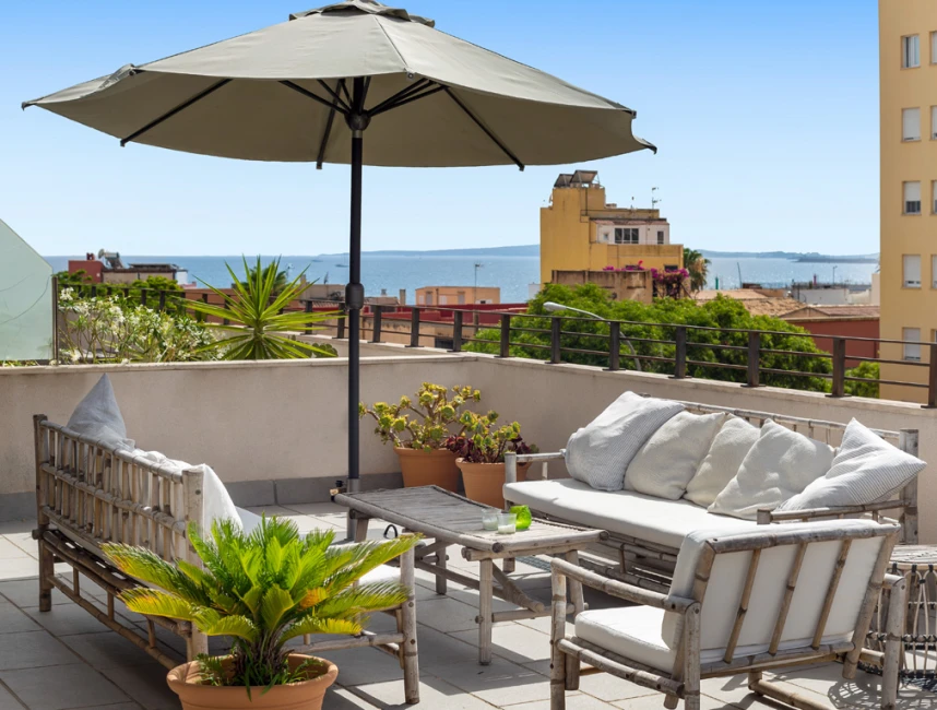 Seaside Retreat: Modern Duplex Penthouse with sea view terrace-1