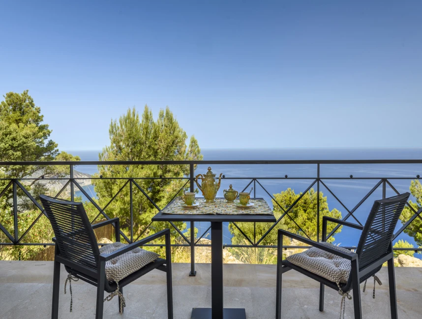 Indrukwekkende villa met prachtig uitzicht op zee-22