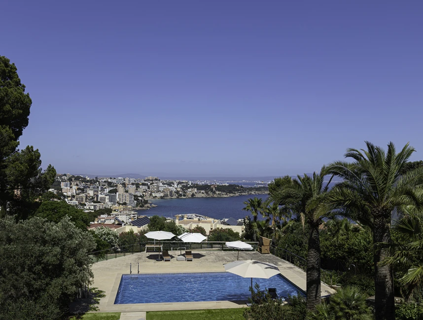 Indrukwekkende villa met uitzicht op zee in Cas Català-1