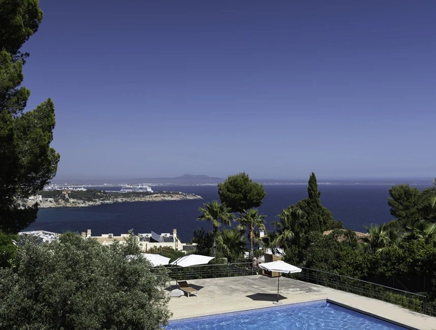 Indrukwekkende villa met uitzicht op zee in Cas Català-20