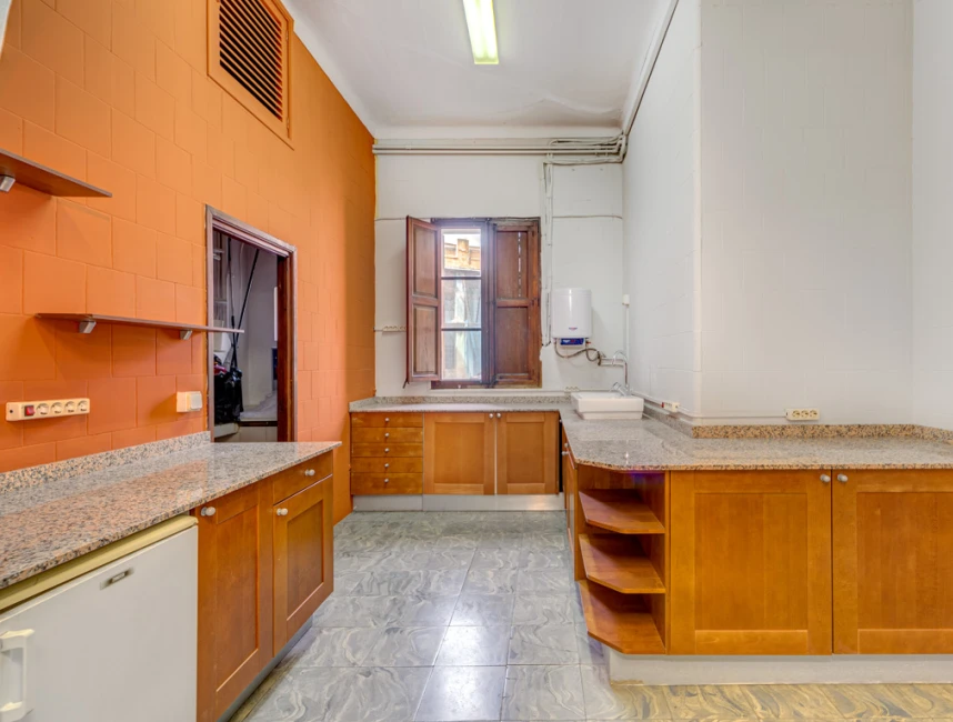 Te renoveren: Appartement met karakteristieke details in de oude stad - Palma-6