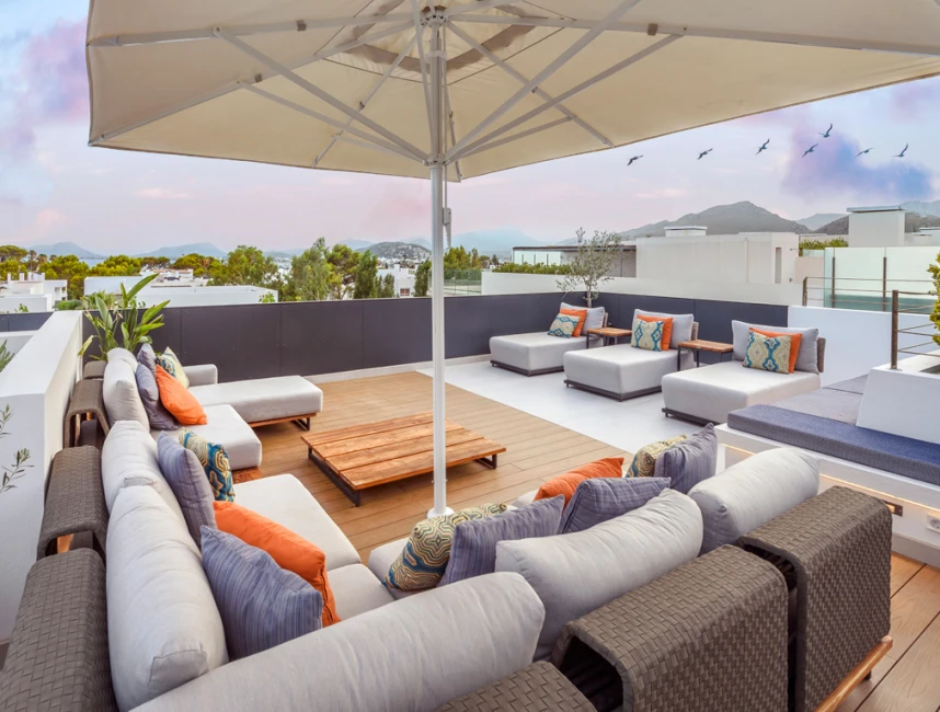 Fabulous penthouse apartment with amazing roof terrace-25