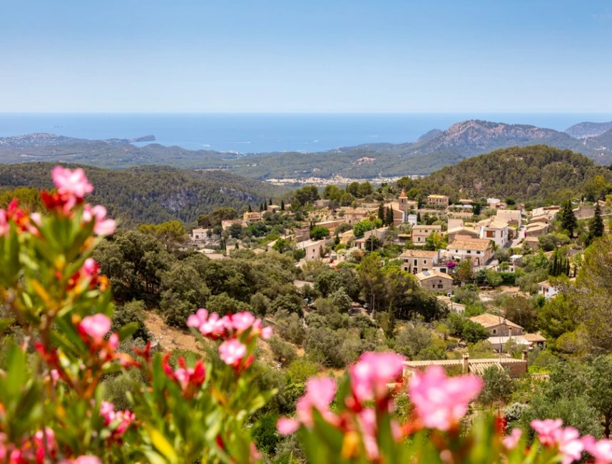 Met natuursteen beklede finca met uitzicht op zee in Galilea, Mallorca-3