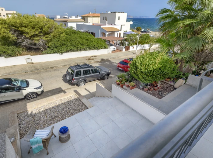 Sea view home only metres from the beach-15