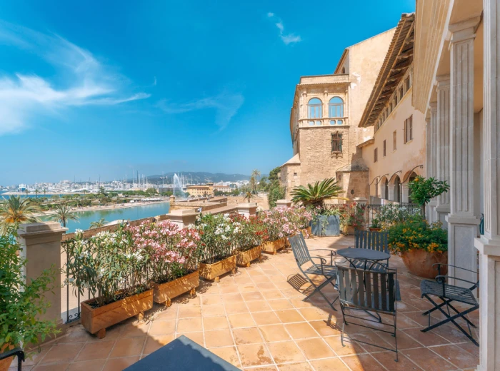 Belle Etage met terras met zeezicht en parkeerplaats in de oude stad van Palma de Mallorca-1