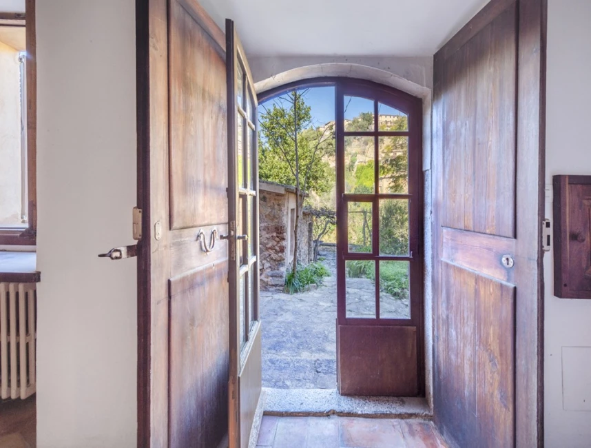 Charming townhouse in Deià-12