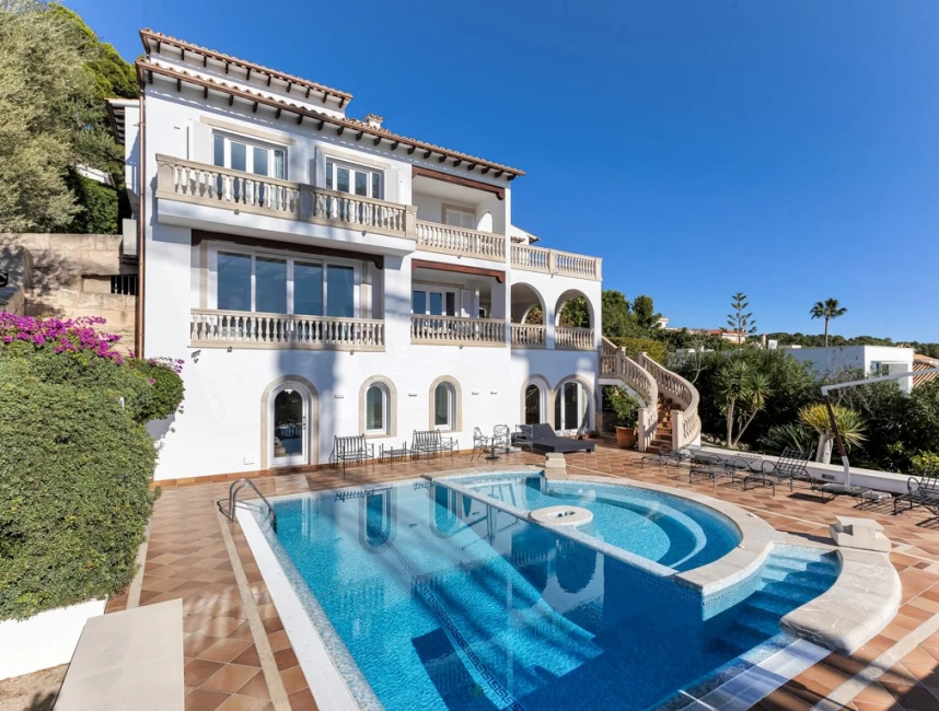 Spacious villa with terrific sea views-14