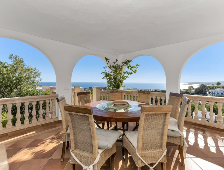 Spacious villa with terrific sea views-2