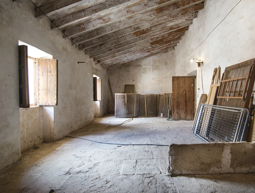 Historisch herenhuis voor renovatie in Algaida-14