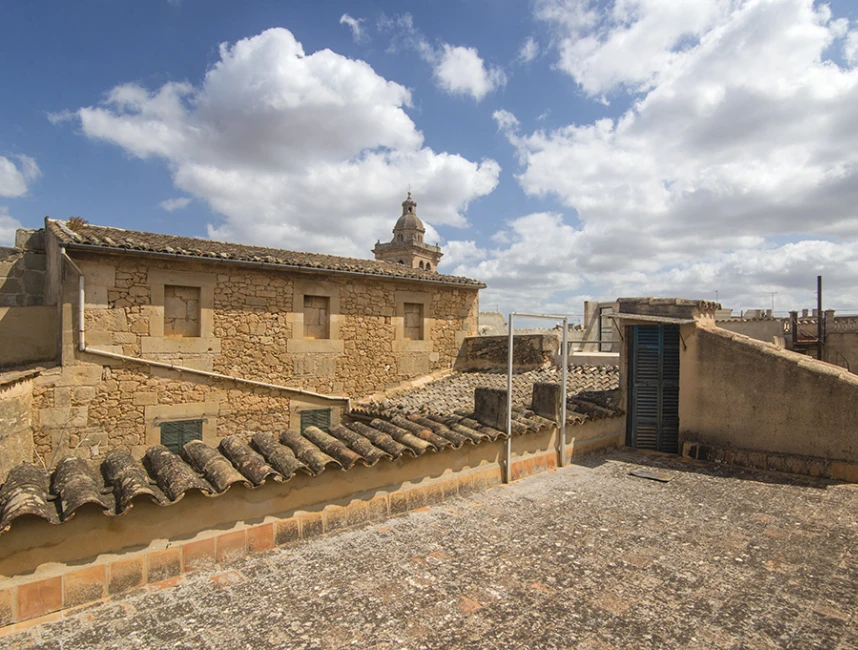 Historisch herenhuis voor renovatie in Algaida-12