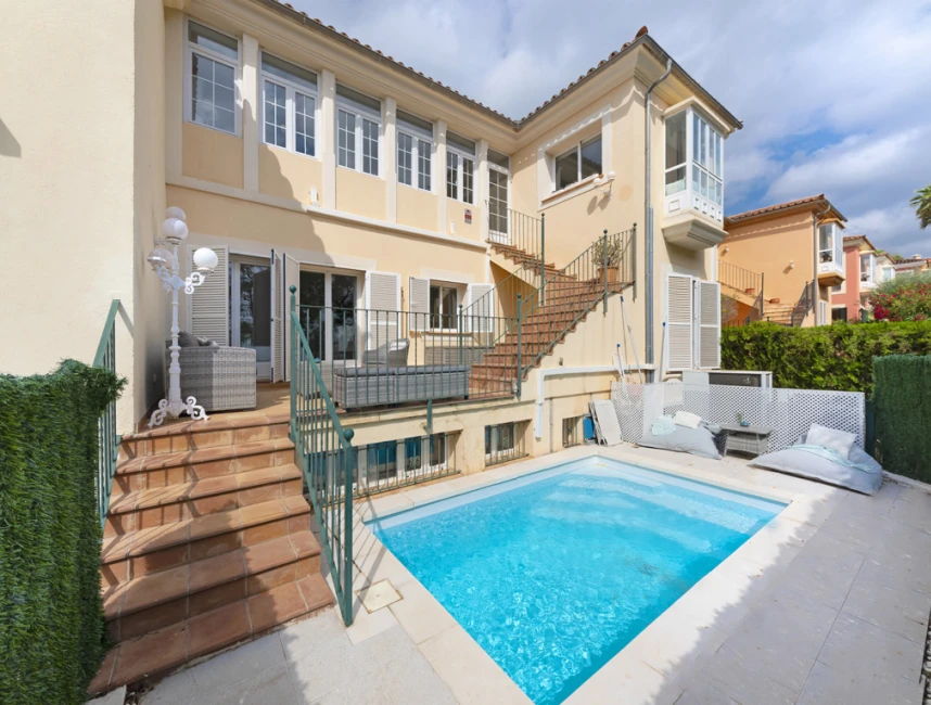 Encantadora casa adossada amb piscina a Arabella Park-15