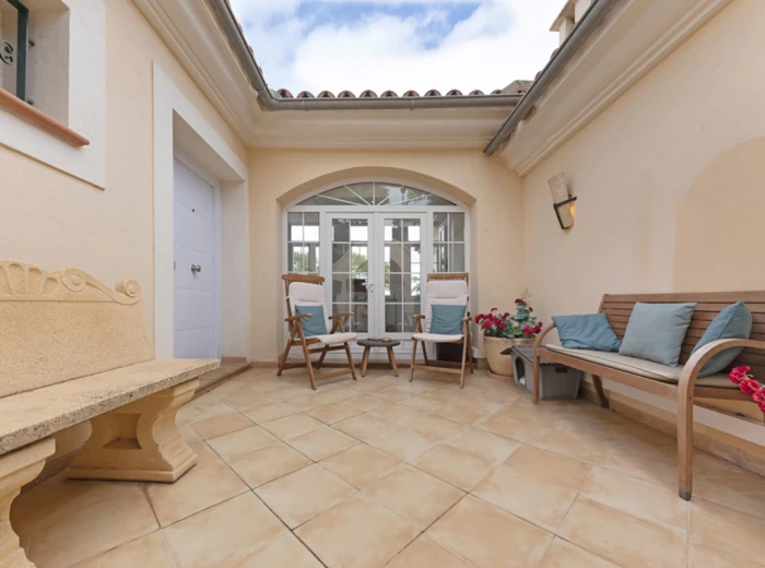 Charming terraced house with pool in Arabella Park-2