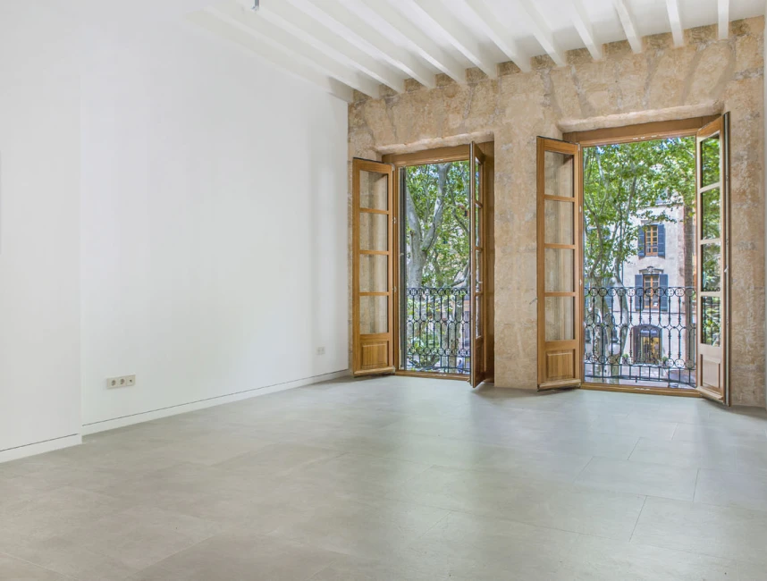 Charming apartment with lift, balcony and patio in Palma, Old Town-1