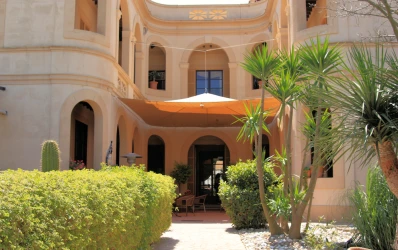 Palais de ville avec hôtel et restaurant à Artá