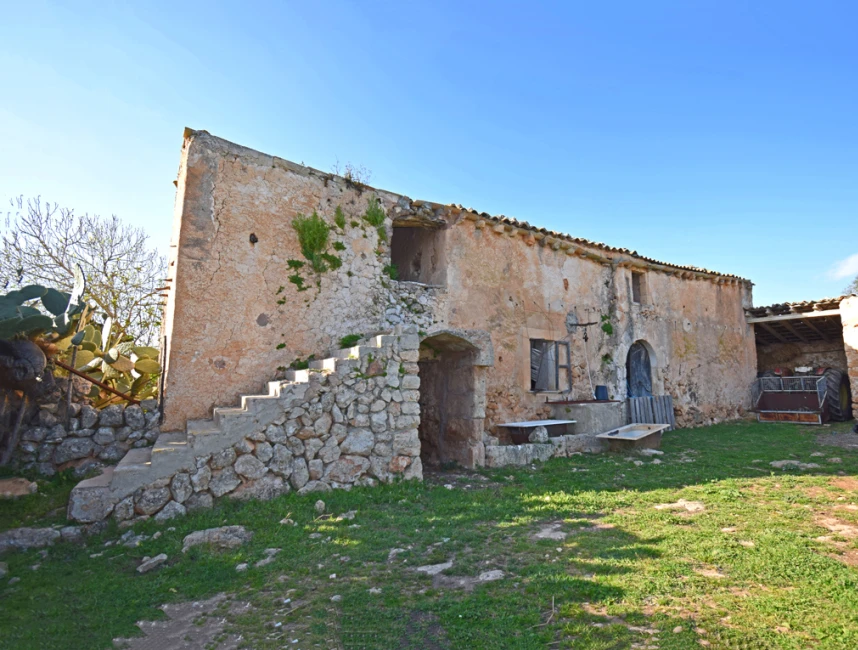 Dom wiejski na Majorce do remontu w Llubi-1