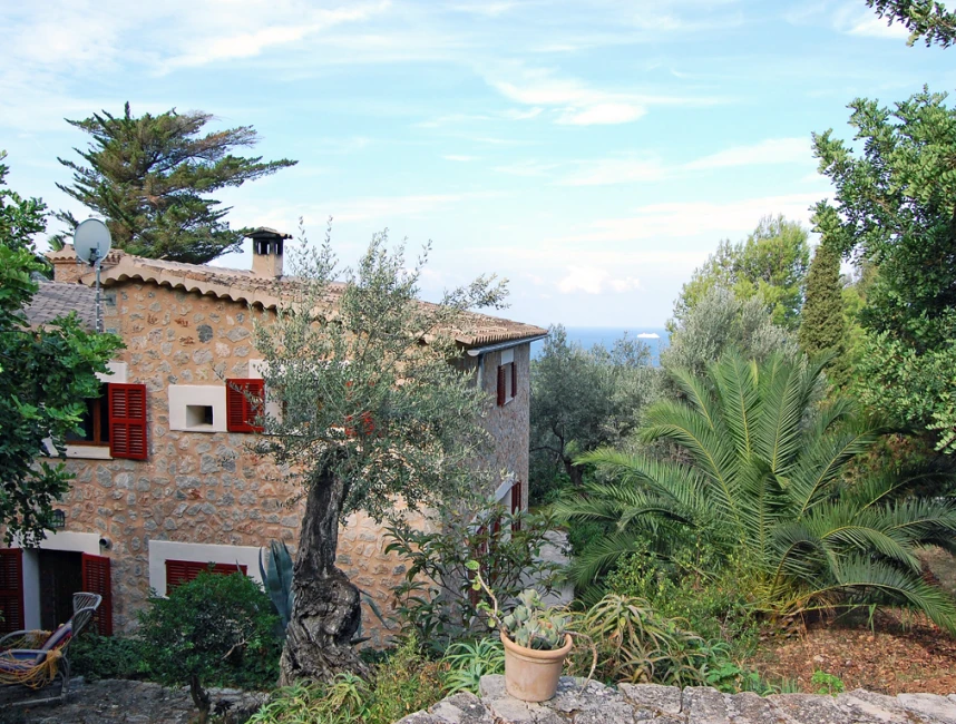 Traditional villa with beautiful views-14