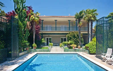 Imposing villa set within private gardens