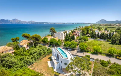 Excepcional vila de disseny amb vista al mar a Puerto Pollensa
