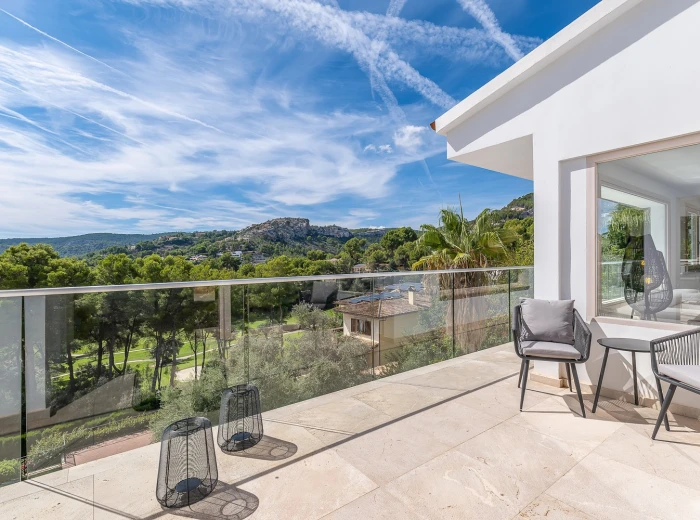 Modern-Mediterrane Villa mit tollem Blick-16
