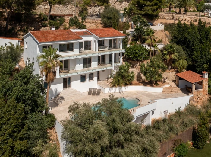 Modern-Mediterrane Villa mit tollem Blick-1