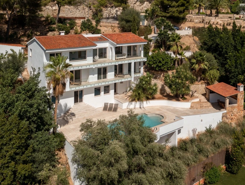 Moderna villa mediterranea con splendida vista-1
