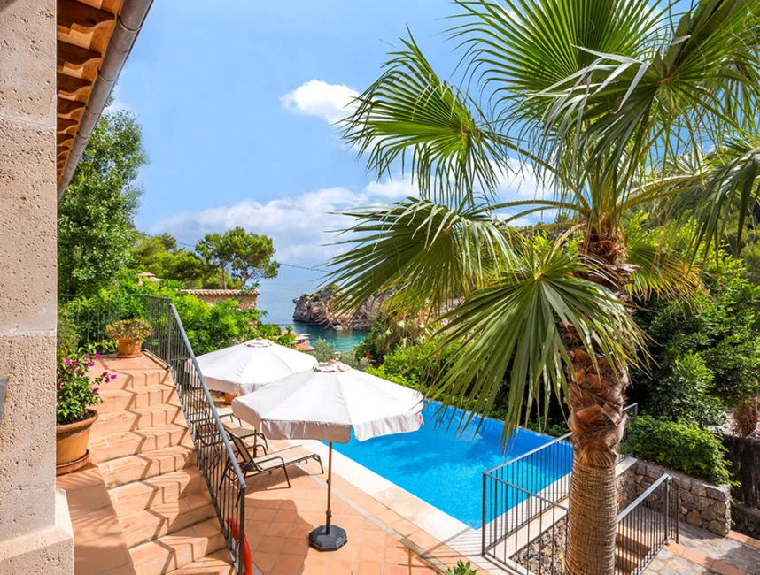 Charming Villa with sea views and rental license-1