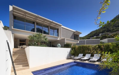 Ultra-moderne villa met uitzicht op zee
