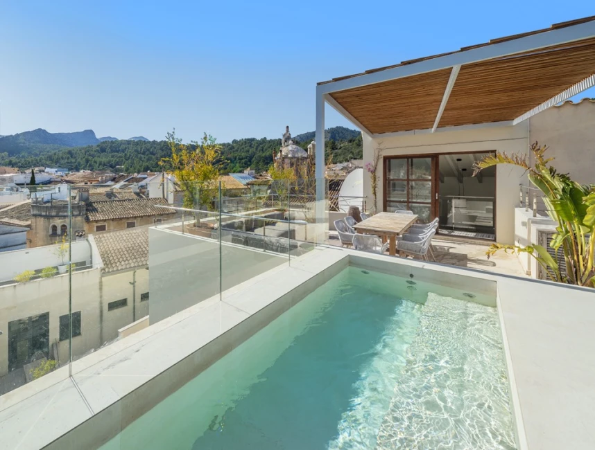 Fantàstica casa amb terrassa al terrat, piscina i garatge-2