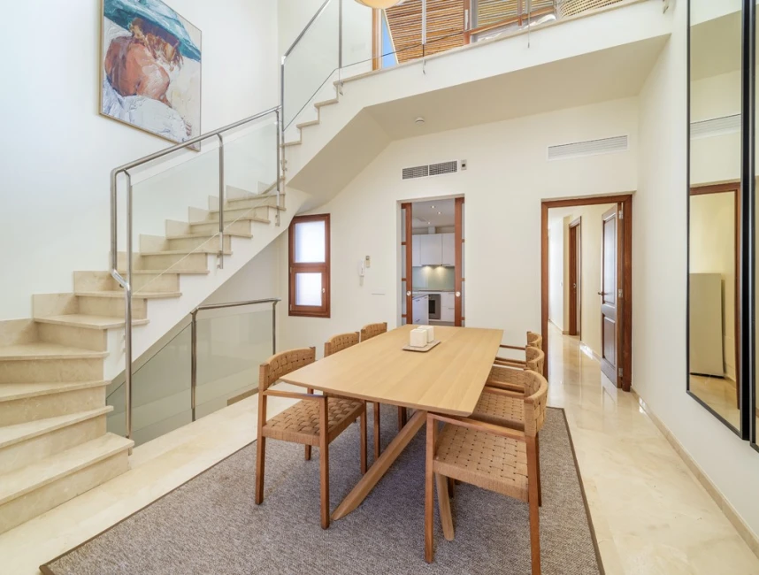 Fantastic townhouse with rooftop terrace, pool, and garage-9