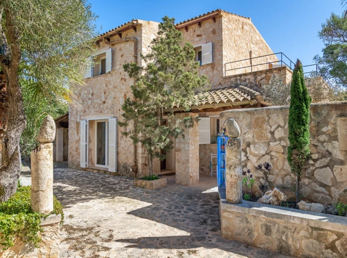 Charming natural stone finca with pool close to the beach-1