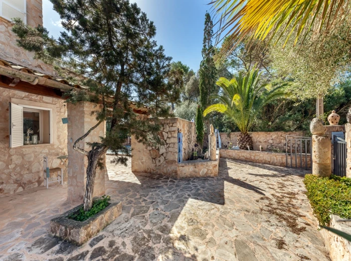 Charming natural stone finca with pool close to the beach-11
