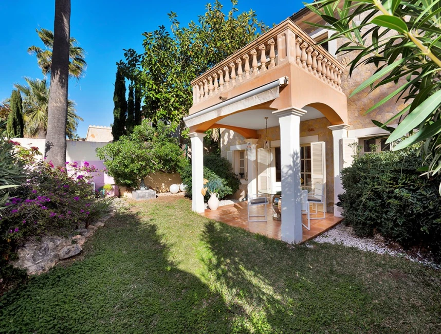 Villa méditerranéenne en pierre naturelle dans une communauté exclusive-11