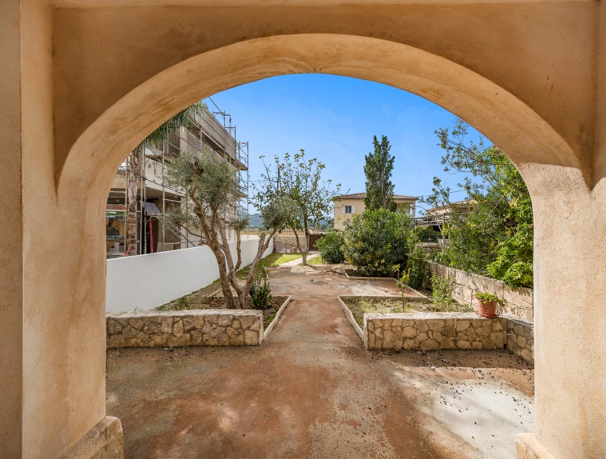 Unique opportunity to own a fantastic seafront property in Alcudia-19