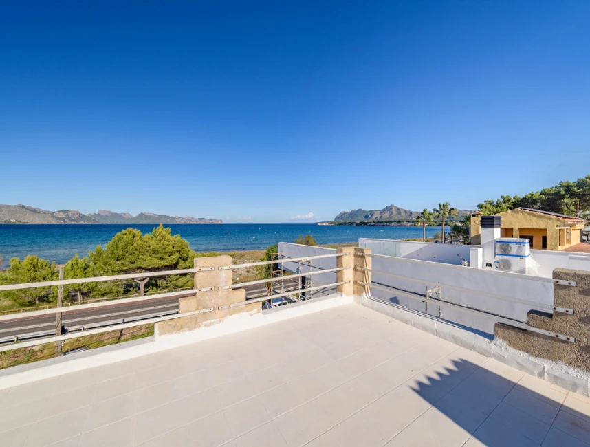 Unique opportunity to own a fantastic seafront property in Alcudia-7