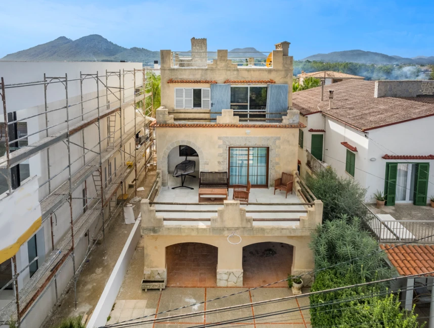 Unique opportunity to own a fantastic seafront property in Alcudia-4