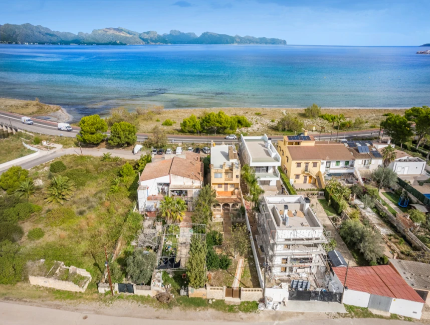 Herausragende Gelegenheit, eine traumhafte Immobilie direkt am Meer in Alcudia zu erwerben-5