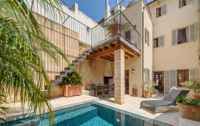 Casa de gran calidad con amplio patio y piscina