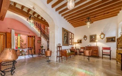 Een groot huis met geschiedenis en Mallorcaanse flair te koop, Sa Pobla