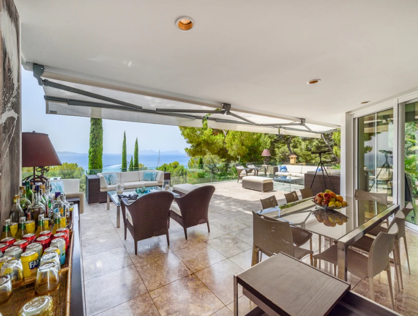 Seizoensverhuur. Luxe villa met uitzicht op het strand in Formentor-6