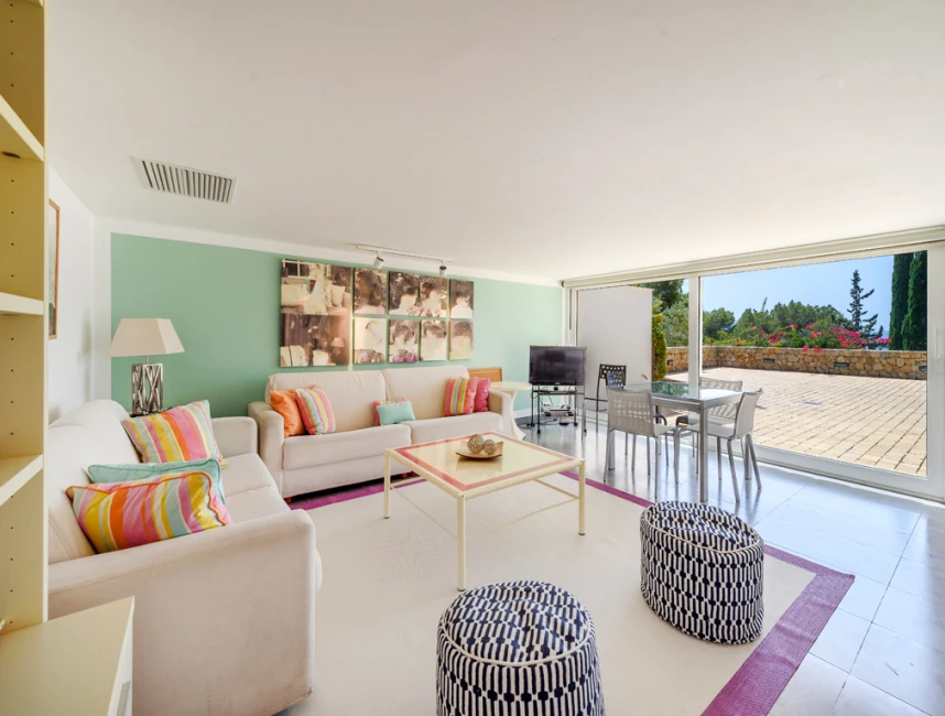 Seizoensverhuur. Luxe villa met uitzicht op het strand in Formentor-23