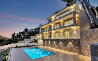 Luxurious sea view villa in Santa Ponsa