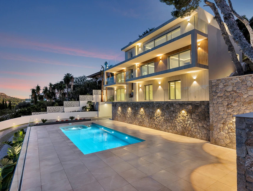 Luxurious sea view villa in Santa Ponsa-1
