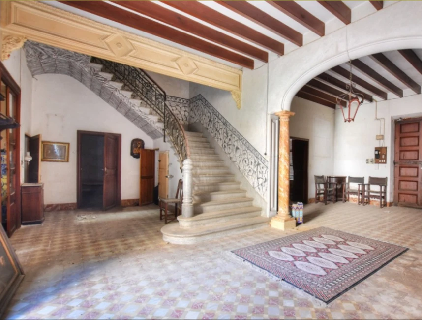 Manor house to be converted into an interior hotel in Manacor-3
